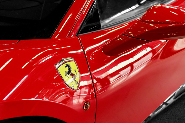 H Ferrari θα δέχεται πληρωμές σε κρυπτονομίσματα στις ΗΠΑ
