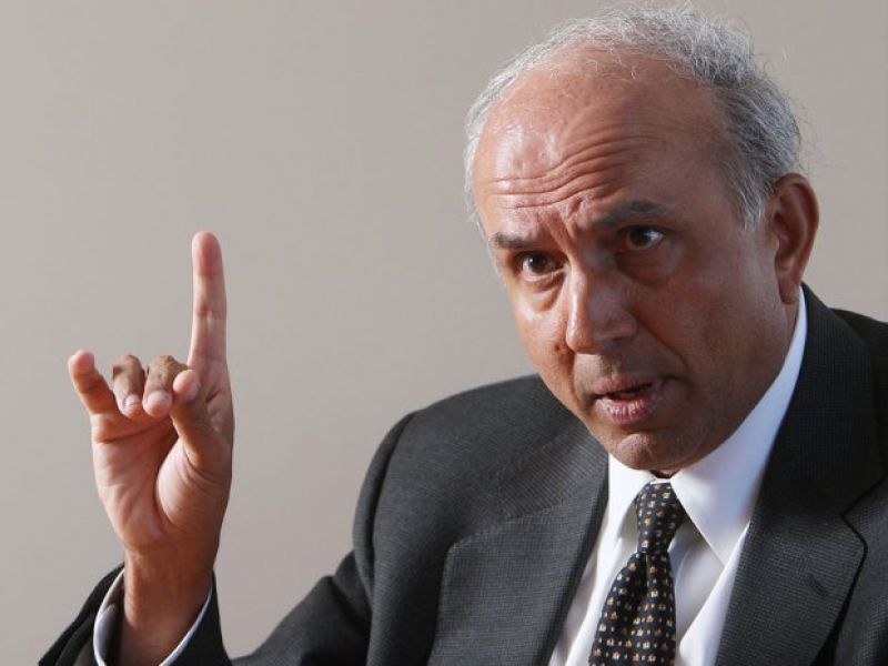 Μηνύματα του Prem Watsa σε Αθήνα και θεσμούς