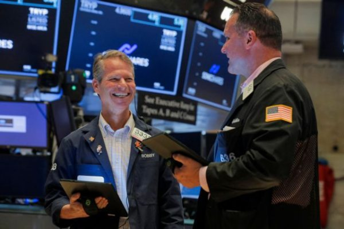 Nasdaq και Tesla έδωσαν ώθηση στη Wall Street-Κατρακυλά το πετρέλαιο