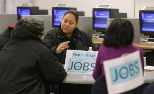 Λιγότερες των εκτιμήσεων οι αιτήσεις για επίδομα ανεργίας στις ΗΠΑ