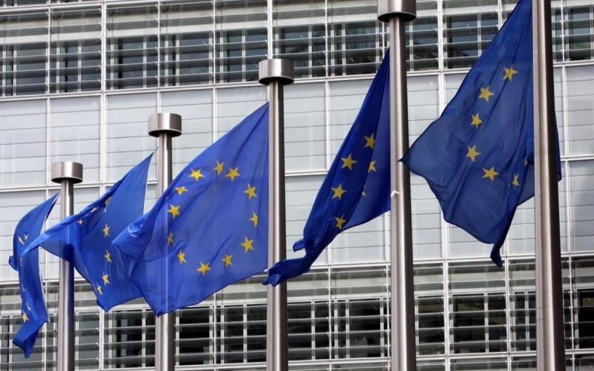 Κομισιόν: Ξετυλίγει το «κουβάρι» για το συμβιβαστικό Ταμείο Ανάκαμψης