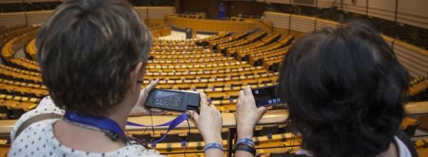 Οι Ελληνες ευρωβουλευτές με καθεστώς «επισκέπτη» στις Βρυξέλλες!