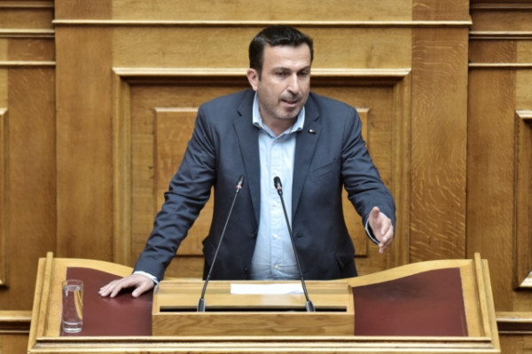 Παραστατίδης: Ενισχύεται πράγματι το δημόσιο πανεπιστήμιο;
