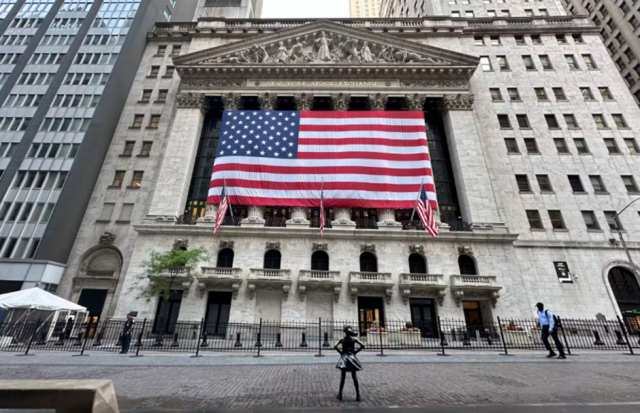 Wall Street: Απώλειες στο άνοιγμα-Τα βλέμματα στην σύγκρουση ΗΠΑ-Κίνας