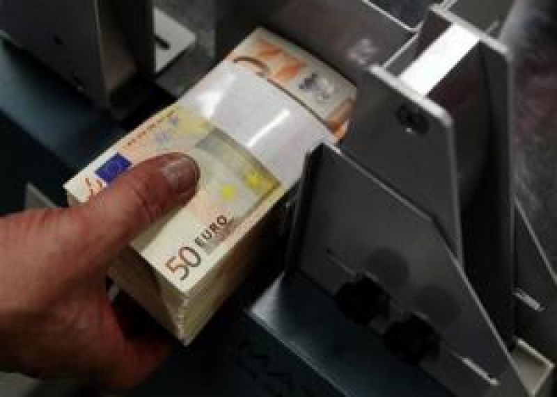 Οι θεσμικοί αγοράζουν τράπεζες, τα hedge funds απέχουν