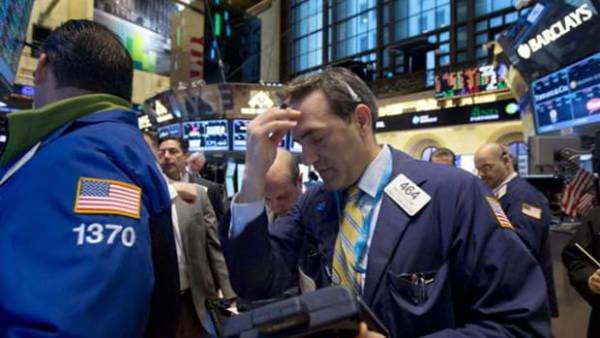 Συνεχίστηκε η «κατρακύλα» στη Wall Street- «Βουτιά» για Dow Jones