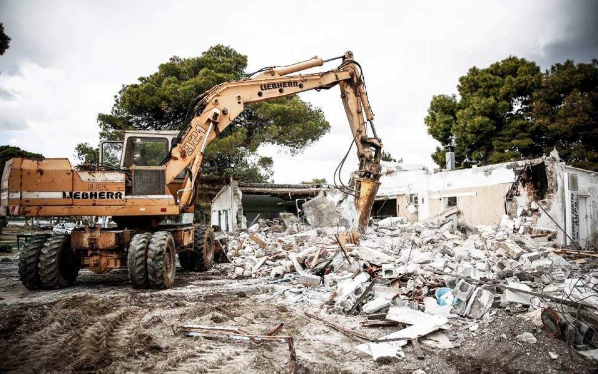Τι προβλέπει η τροπολογία για την κατεδάφιση των αυθαιρέτων