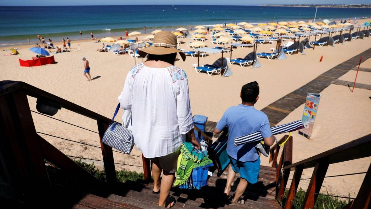 Η Πορτογαλία επιβάλλει καραντίνα για μη εμβολιασμένους ταξιδιώτες από Βρετανία