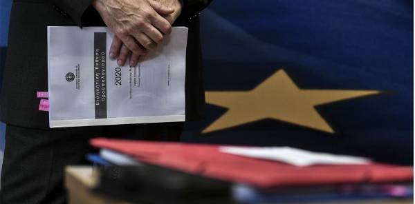Ενδείξεις για «χαμηλή πτήση» τουρισμού και εσόδων τον Αύγουστο