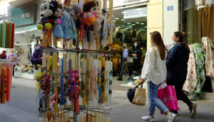 «Σφιχτό» πορτοφόλι παρά την αυξημένη κίνηση στην πασχαλινή αγορά της Αττικής