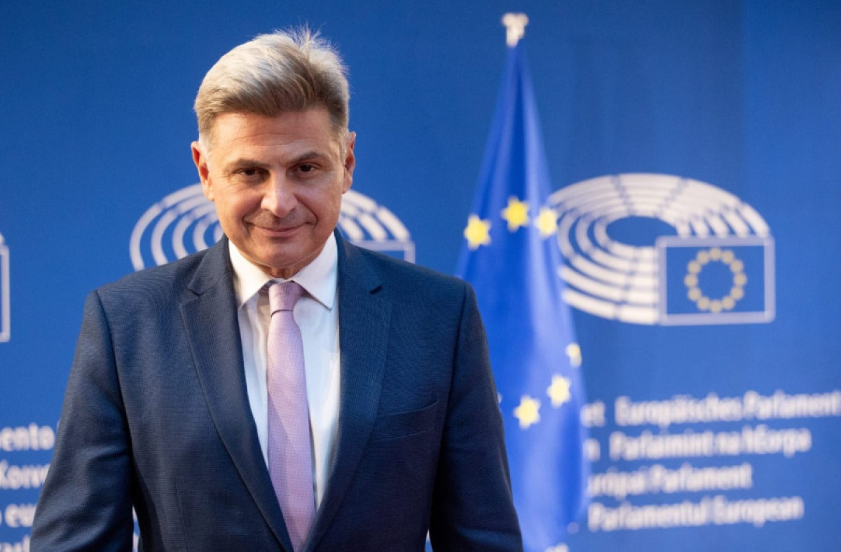 Φαραντούρης: Αν αποφασίσω να πορευτώ πολιτικά σε άλλο δρόμο θα ενημερώσω αρμοδίως – Θερμά σχόλια για Καρυστιανού