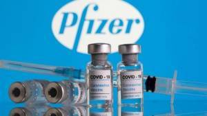 Pfizer: Ανοδική αναθεώρηση των εκτιμήσεων για τις πωλήσεις