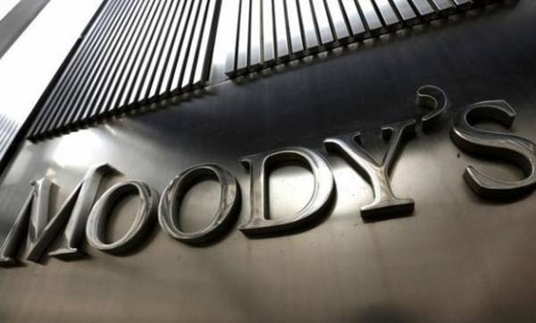 Moody's: Σε τροχιά βιωσιμότητας το ελληνικό χρέος