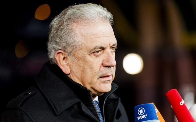 Κομισιόν: Μετεγκατάσταση ή κυρώσεις