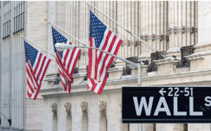 Wall Street: Μεικτό πρόσημο με το βλέμμα στραμμένο σε εταιρικά αποτελέσματα και εξελίξεις στο εμπόριο