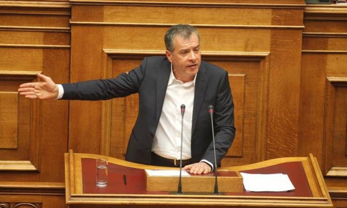 Θεοδωράκης: Η γλώσσα να γίνει «μακεντόνσκι» και η ιθαγένεια «πολίτης Βόρειας Μακεδονίας»