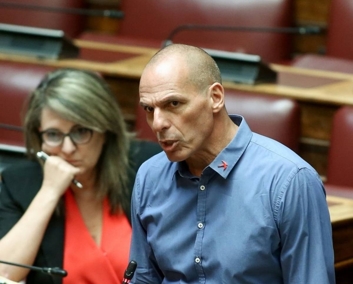 Αντιπαράθεση Βαρουφάκη - Καραθανασόπουλου στη Βουλή για το άσυλο
