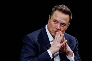 Μασκ: Καταθέτει μήνυση κατά Apple και OpenAI για αθέμιτο ανταγωνισμό στην τεχνητή νοημοσύνη