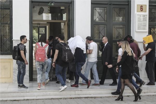 Πληροφορίες για τα μέλη του κυκλώματος διακίνησης φαρμάκων για καρκινοπαθείς