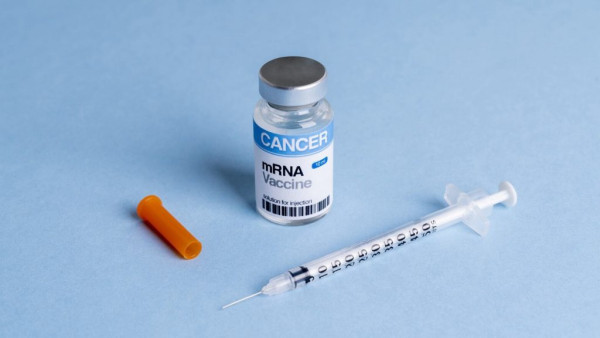 Μoderna: «Έτοιμα μέχρι το 2030» εμβόλια κατά του καρκίνου