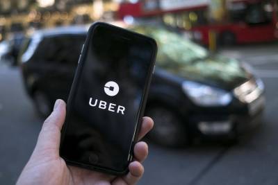 Λονδίνο: Αποζημίωση $1,3 δισ. ζητούν τα ταξί από την Uber