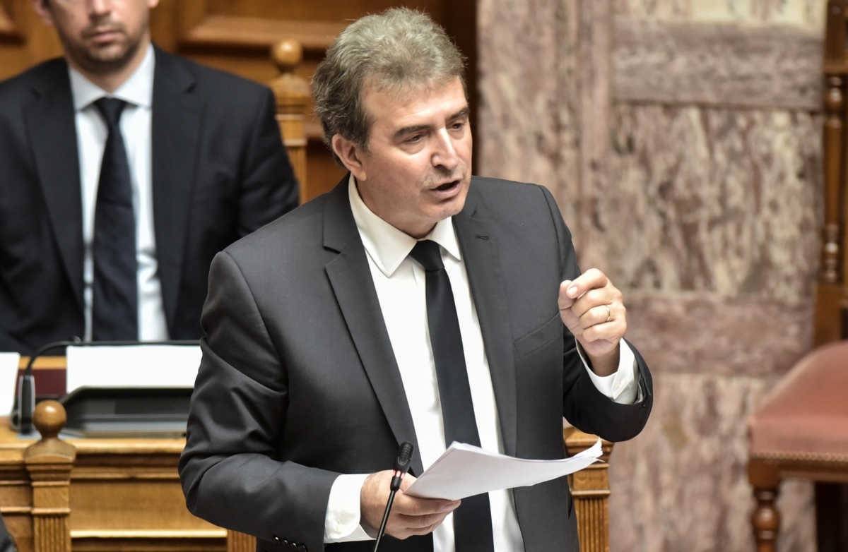 Χρυσοχοΐδης: Τραμπούκοι δολοφόνοι επιτέθηκαν κατά των αστυνομικών
