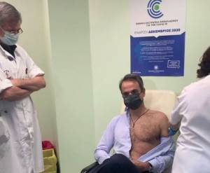 Δεύτερη δόση εμβολίου για Μητσοτάκη-Σακελλαροπούλου