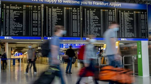 Τα ευρωπαϊκά αεροδρόμια ζητούν κρατική βοήθεια για όλο το 2021