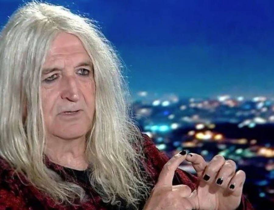 Νίκος Καρβέλας: «Ο κόσμος είναι ένα ανδρόπλαστο πράγμα, με την γυναίκα απούσα» (vid)