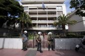 Οι πυροσβέστες εισέβαλαν στο υπουργείο Διοικητικής Μεταρρύθμισης