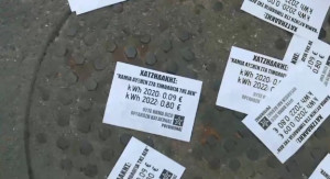 Επίθεση Ρουβίκωνα στο σπίτι του Χατζηδάκη- Πέταξαν τρικάκια