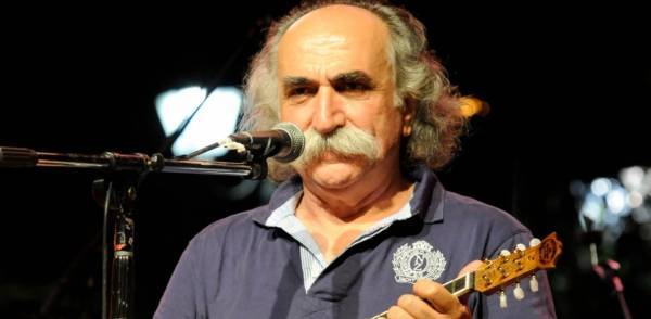 Πέθανε ο ρεμπέτης Αγάθωνας
