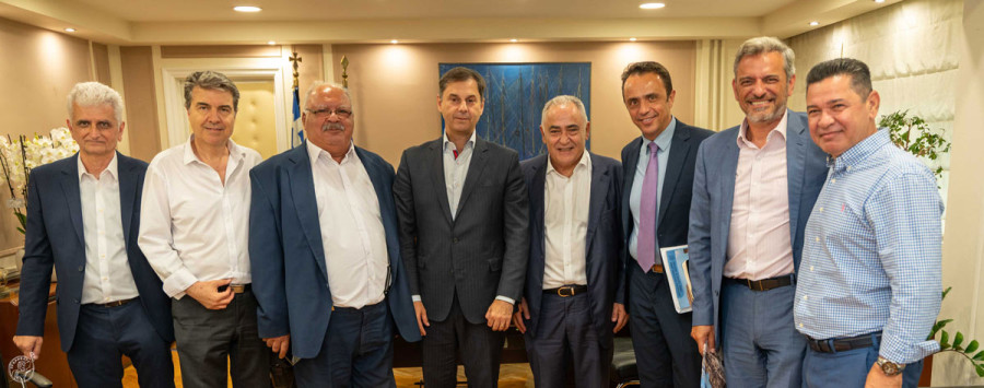 Χατζηθεοδοσίου σε Θεοχάρη: Αναγκαία μια συνολική ρύθμιση για τους οφειλέτες