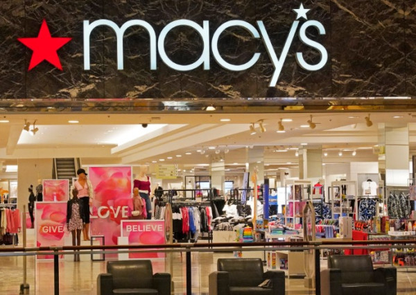 Macy's: Ξεπέρασαν τις προσδοκίες οι πωλήσεις τριμήνου