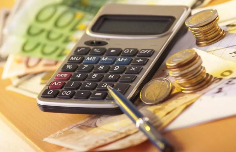 Φορολογικές δηλώσεις: €400 εκατ. περισσότερα φέτος στον «κρατικό» κουμπαρά