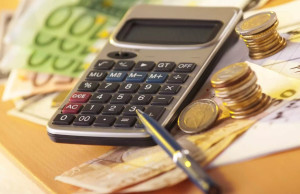 Φορολογικές δηλώσεις: €400 εκατ. περισσότερα φέτος στον «κρατικό» κουμπαρά