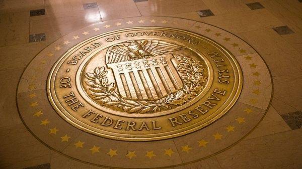 Στο 2% - 2,25% αύξησε το επιτόκιο η Fed
