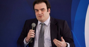 Πιερρακάκης: Ρεκόρ εμπιστοσύνης στις αγορές - Η Ελλάδα δανείζεται φθηνότερα με την έκδοση 10ετούς ομολόγου