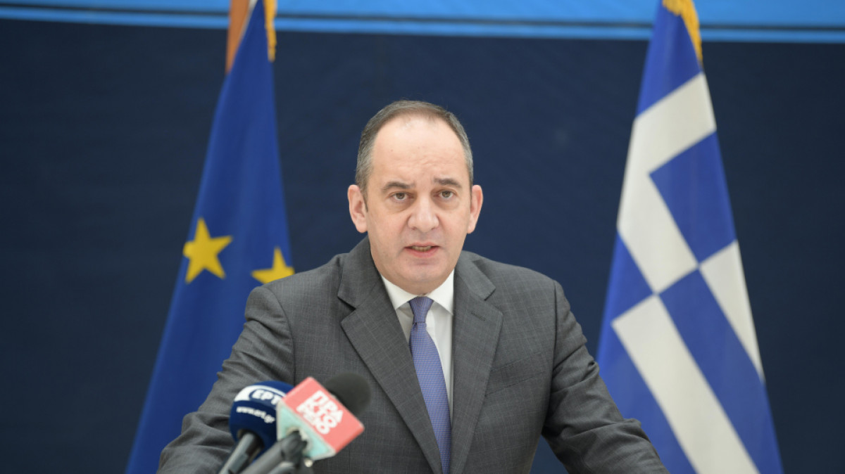 Πλακιωτάκης για λιμάνι Πειραιά: Επιδιώκουμε έναν ουσιαστικό και γόνιμο διάλογο