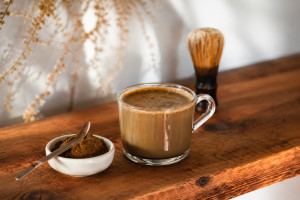Hojicha: Το ιαπωνικό τσάι που εκθρονίζει το Matcha – Τι είναι, τι γεύση έχει και πώς να φτιάξετε Latte