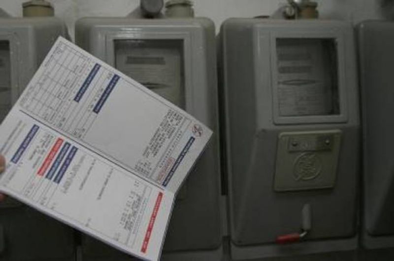 ΔΕΗ: Δεν κόβουμε το ρεύμα στους οφειλέτες