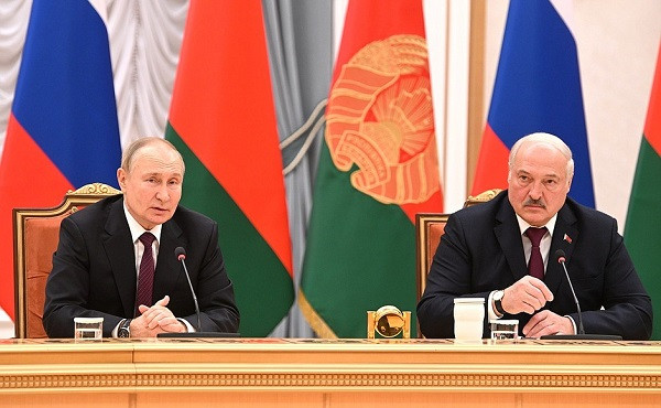 Πούτιν: Δεν σκοπεύουμε να «απορροφήσουμε» τη Λευκορωσία