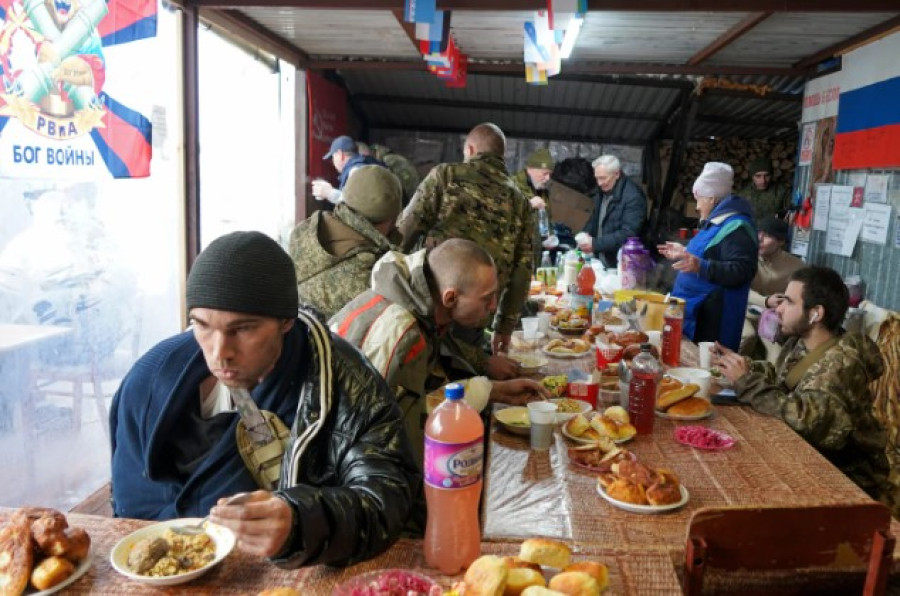 Η Γαλλία δεν χρειάζεται νέο ηγέτη, αλλά μια νέα Δημοκρατία