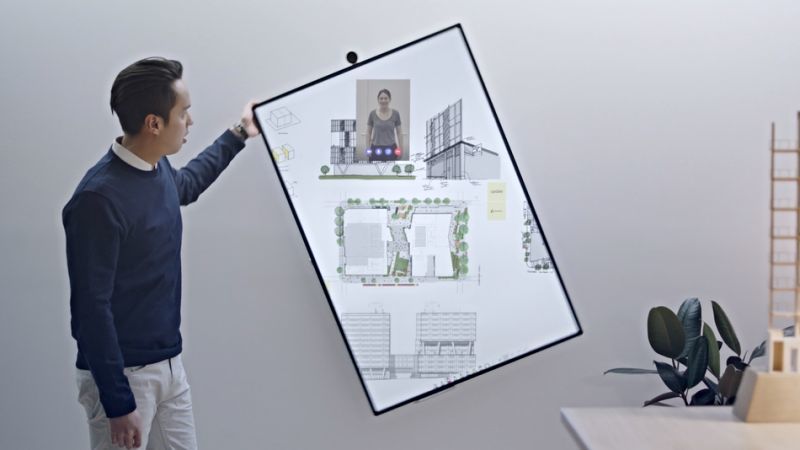 Microsoft: Παρουσίασε νέο tablet-γίγα μεγέθους 50,5 ιντσών