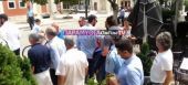 Έντονες αποδοκιμασίες σε υφυπουργό: Ντροπή σου απατεώνα