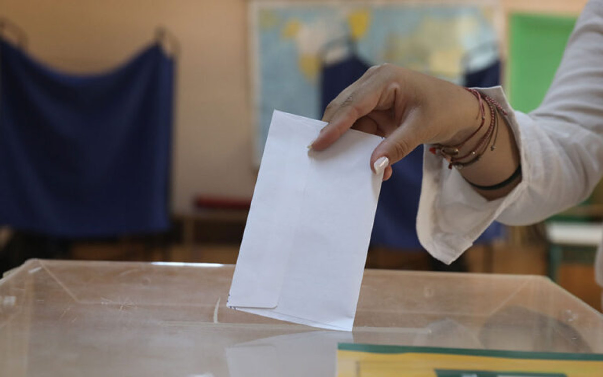 Δημοσκόπηση MRB: Στις 3,3 μονάδες η διαφορά ΝΔ-ΣΥΡΙΖΑ