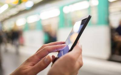 Nielsen: H προφορική επικοινωνία υπερέχει της ψηφιακής στις αποφάσεις καταναλωτών