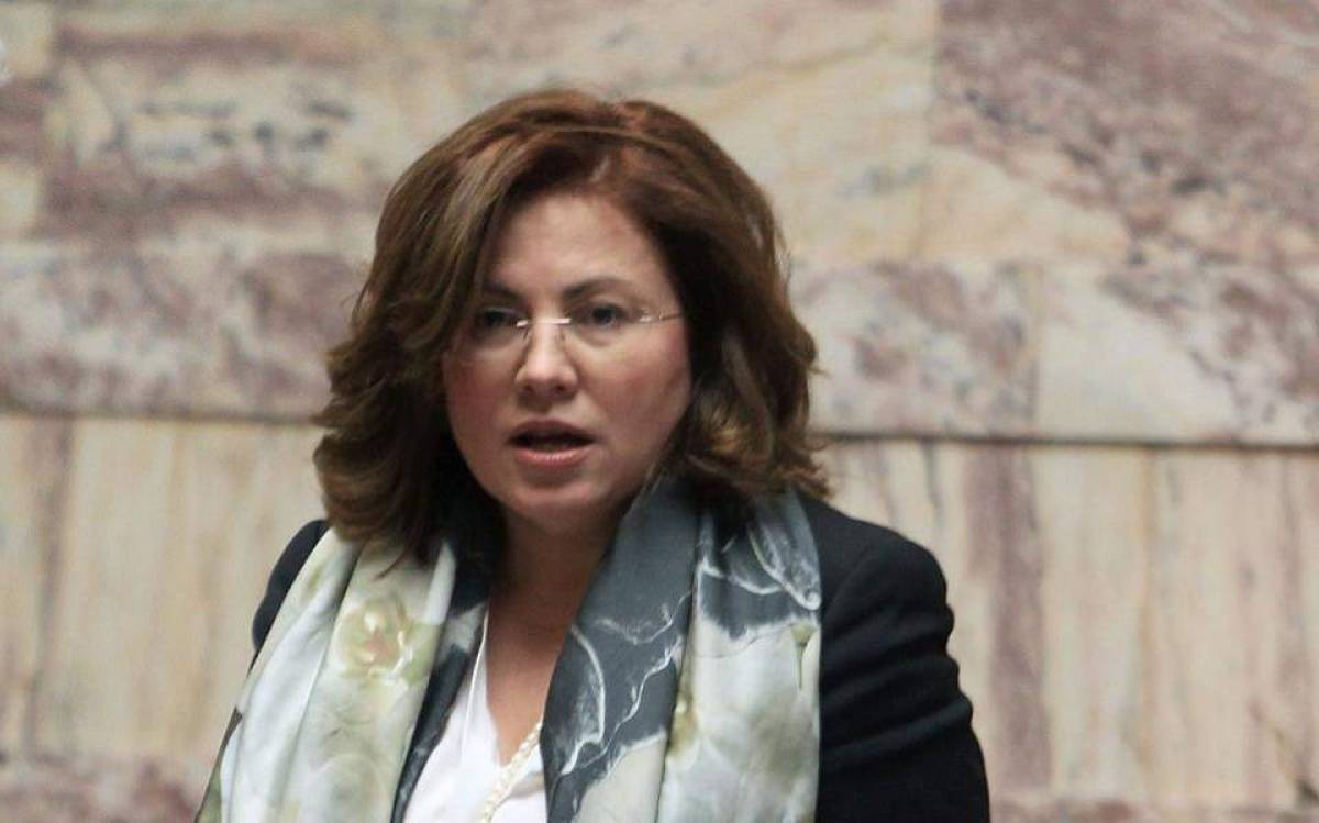 Σπυράκη: Αδιανόητο να παραδώσουμε τα διαπραγματευτικά μας όπλα στο Σκοπιανό