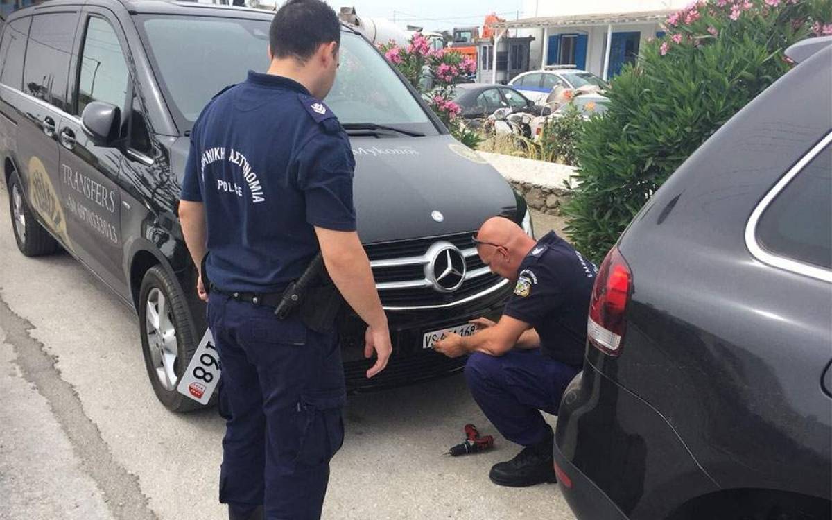 Στα «δίχτυα» της ΑΑΔΕ κύκλωμα παράνομης μεταφοράς τουριστών στη Μύκονο