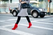 Red booties - Με αυτά τα 4... βήματα θα τα φοράς όλη μέρα